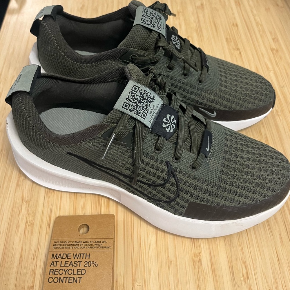 Nike Interact Run green